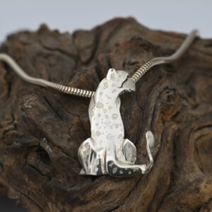 Cheetah Sitting Sterling Silver Pendant – African Wildlife Jewellery by Simon
