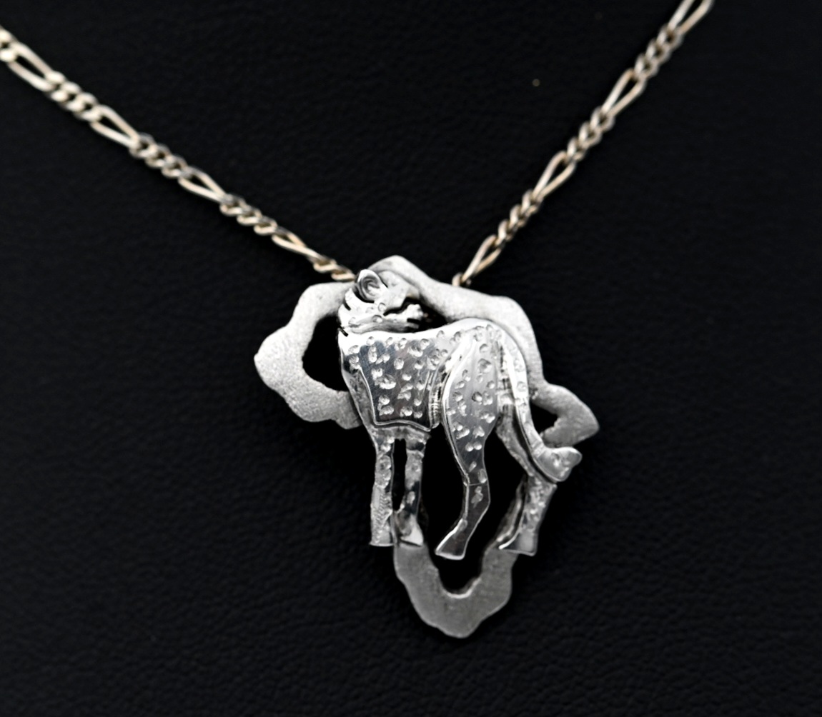 Africa/Hollow/Cheetah Looking Back (s) Pendant