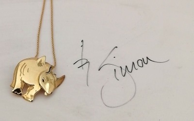 Cute Rhino (s) 9ct Gold Pendant - Image 2