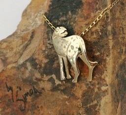 9ct Cheetah Looking Back Gold Pendant