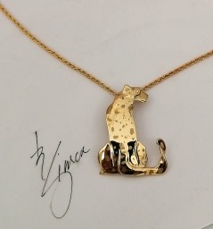 Cheetah sitting 9ct Gold Pendant