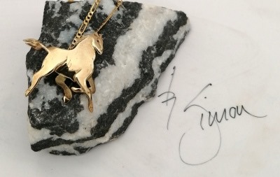 9ct Horse running Pendant